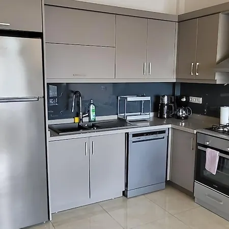Sunny Apartment, 2 Rooms, 70m2, Close To Beach