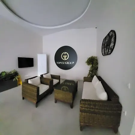 Lejlighed Sunny Apartment, 2 Rooms, 70m2, Close To Beach