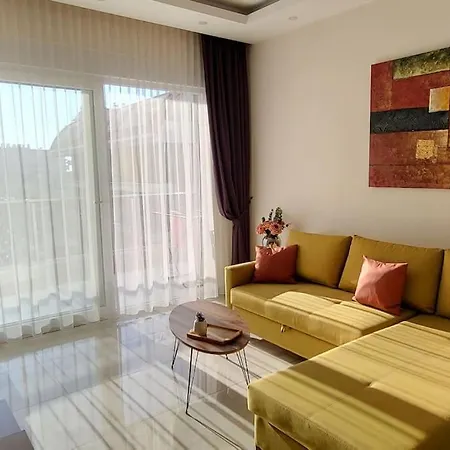 Sunny Apartment, 2 Rooms, 70m2, Close To Beach * ألانيا